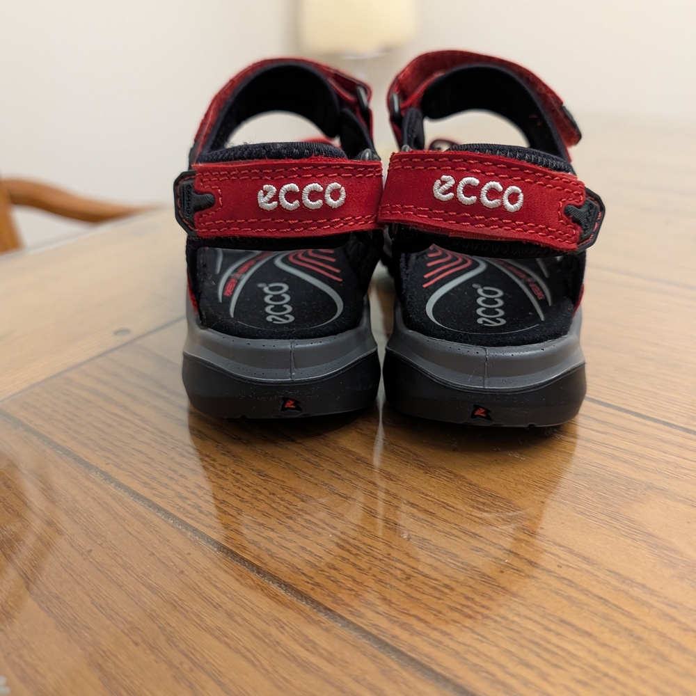 Women's ECCO Offroad Yucatan Sandal Color Red Size 4-4.5 New with Box Orig $140 - Picture 6 of 10